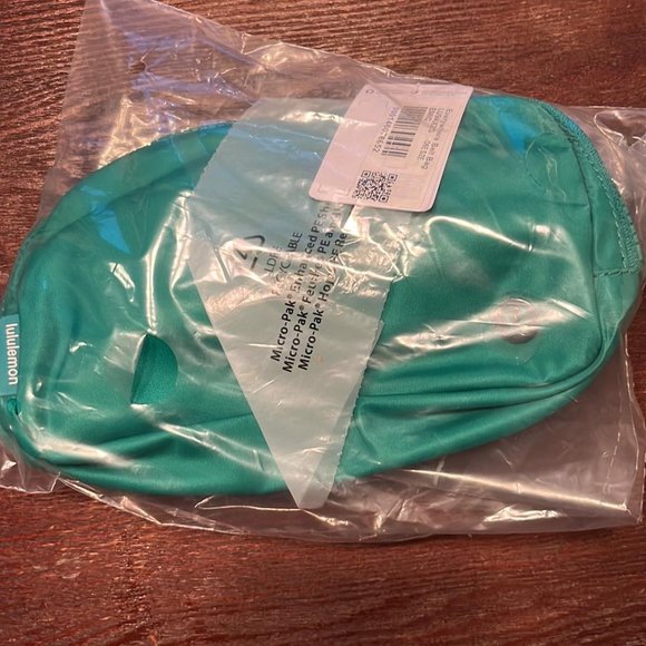 NEW Emerald Ice lululemon Everywhere Belt Bag - Picture 2 of 8